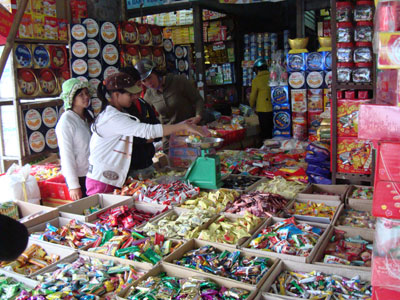 Hàng Việt “mắc” ở khâu phân phối