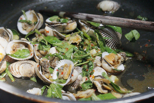 Món ăn: Sò huyết xào rau răm