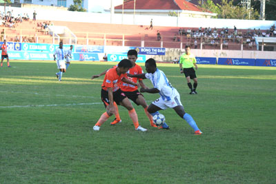 Thêm nỗi lo xuống hạng