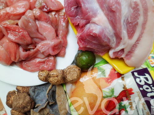 Món ăn: Bao tử cá basa nhồi thịt chiên giòn