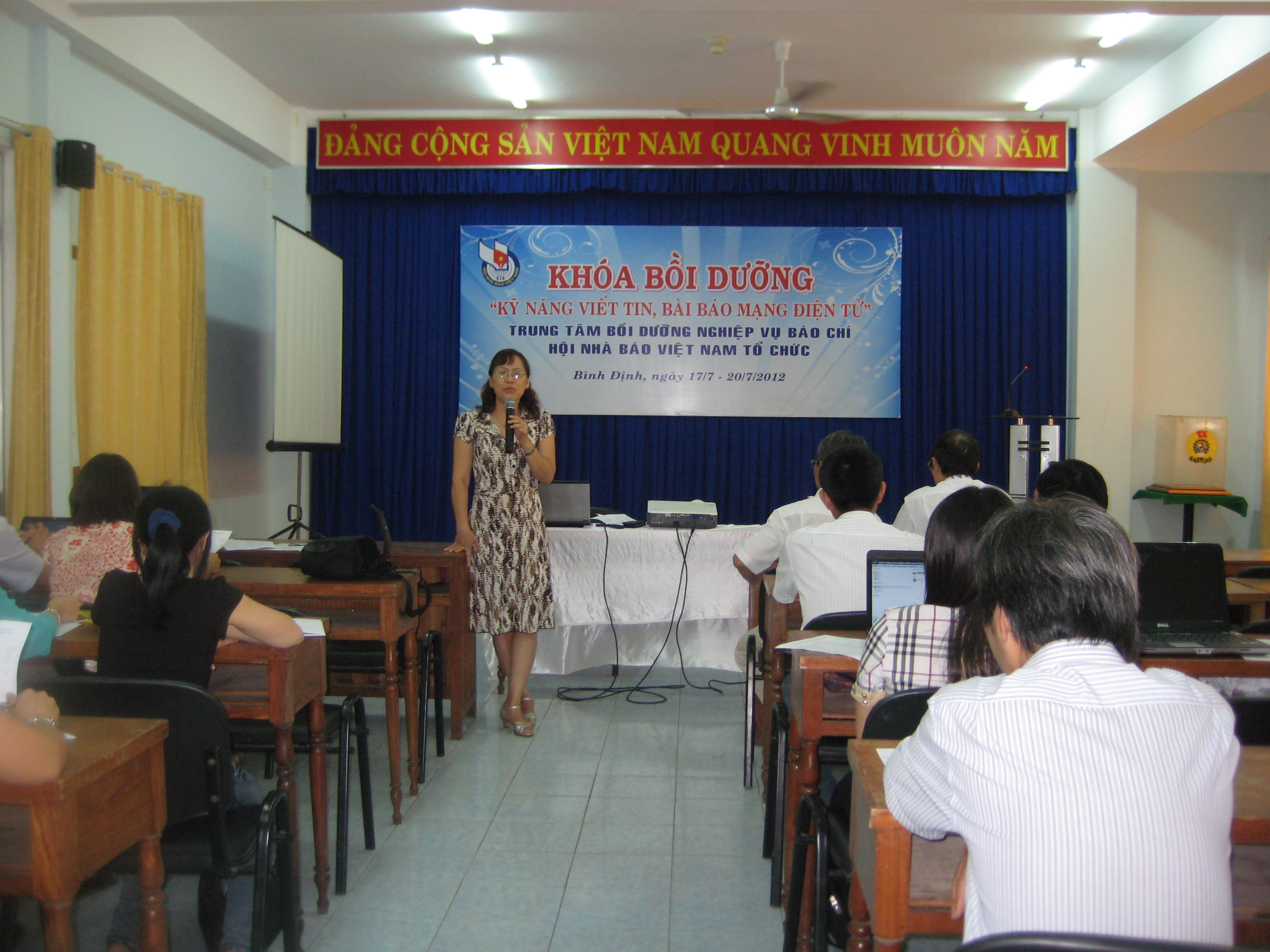 Tập huấn kỹ năng viết báo điện tử