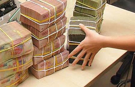 Lãi suất qua đêm liên ngân hàng sụt giảm còn 2,5%/năm