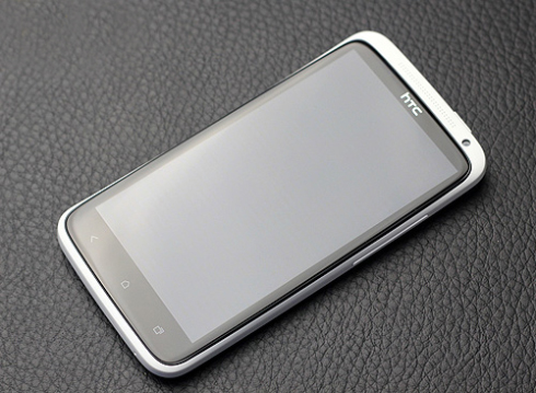 HTC One X.