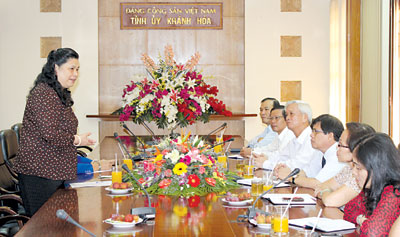 Chú trọng phát huy vai trò lãnh đạo của Đảng, quan tâm công tác cán bộ