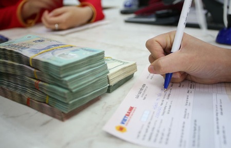 Thống đốc: Cuối năm lãi suất có thể xuống 8%/năm