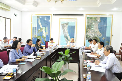 Làm việc với tỉnh về kế hoạch tổ chức Chương trình “Vì học sinh Trường Sa thân yêu”