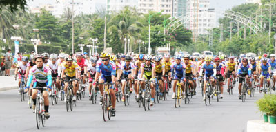 Các tay đua tranh tài tại giải.