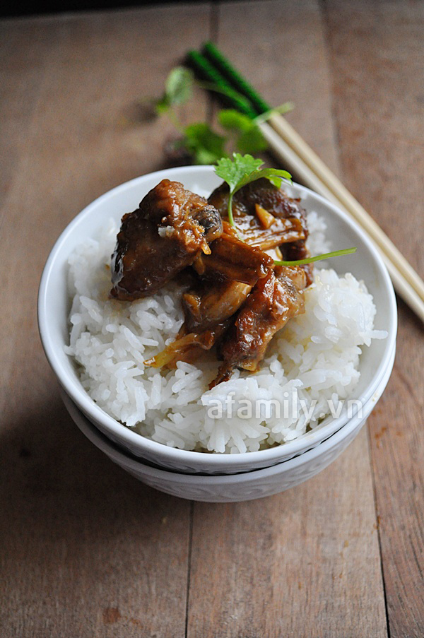 Món ăn: Sườn heo om gừng tỏi