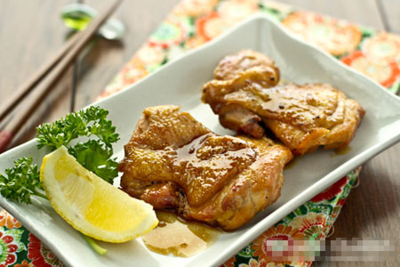 Món ăn: Đùi gà rim nước xốt đặc biệt hấp dẫn