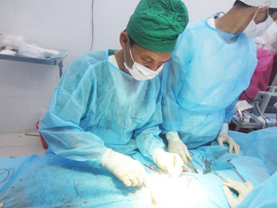 Mổ cứu sống 1 ngư dân bị viêm ruột thừa