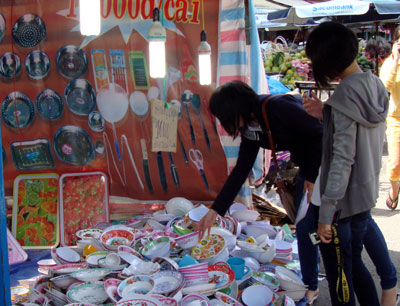 Gian nan hàng Việt vào chợ