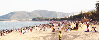 Đối thoại về du lịch trên sóng phát thanh