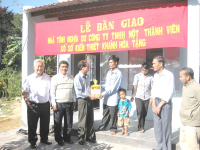 Sát cánh cùng người lao động