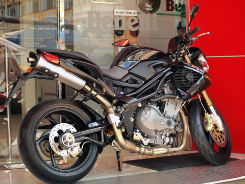 Benelli TNT 899 có giá 525 triệu đồng