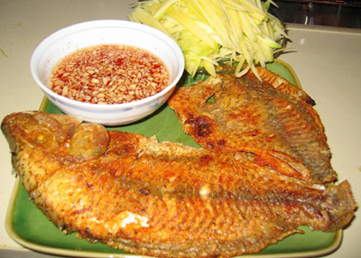 Mách bạn: Mẹo chiên cá không dính chảo