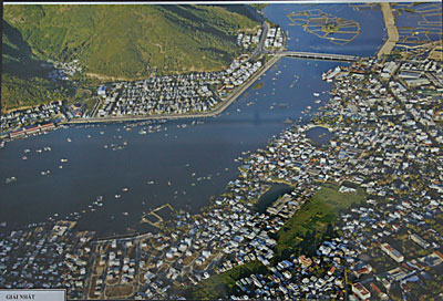 Sắc màu tươi sáng về quê hương xứ sở