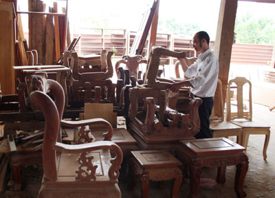 Đầu vào, đầu ra đều khó