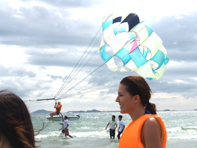 Hấp dẫn những trò chơi trên biển Nha Trang