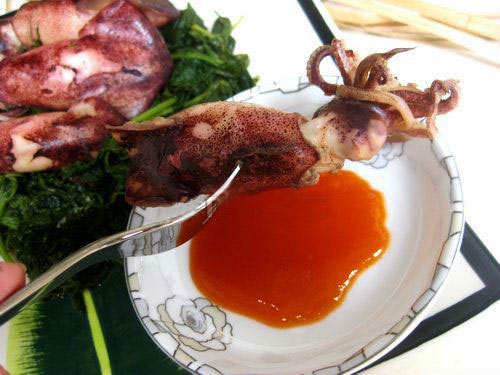 Món ăn:  Mực luộc lá ngải cực lạ