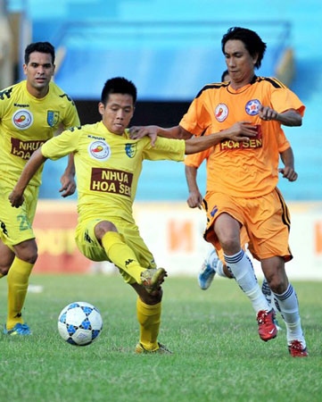 Tập trung đội tuyển quốc gia: Chỉ có Quang Hải và Công Vinh