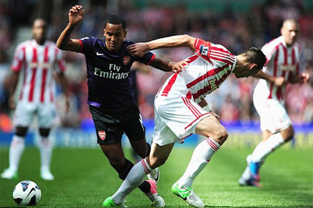 Nước Anh phát sốt vì Walcott sắp rời Arsenal