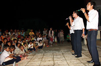 Mang tiếng hát đến vùng cao