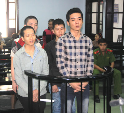 Án tù thích đáng cho nhóm cướp giật trên đường phố