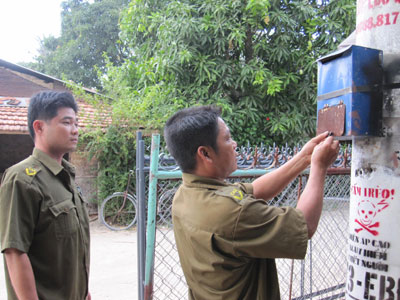 Biết người dân có tâm lý sợ bị trả thù, ngại làm chứng, Ban Công an xã Cam Thành Bắc (huyện Cam Lâm) đã xây dựng các “Hòm thư tố giác tội phạm” đặt tại các thôn. Mô hình này đã phát huy hiệu quả trong phong trào Toàn dân bảo vệ an ninh Tổ quốc trên địa bàn.