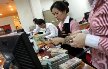 Lãi suất huy động lên 13%/năm