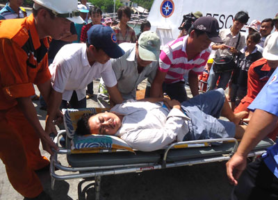 Cứu sống một thuyền viên tàu cá bị bệnh nặng trên biển