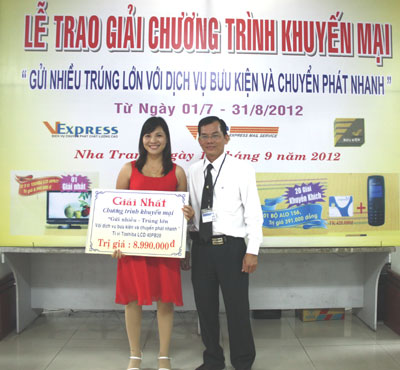 Trao thưởng Chương trình khuyến mại “Gửi nhiều trúng lớn với dịch vụ bưu kiện và chuyển phát nhanh”