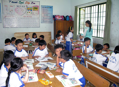 Hiệu quả bước đầu thực hiện mô hình Trường học mới Việt Nam viết tắt VNEN  tại trường điểm của tỉnh  Biển  Biên giới biển Bến Tre
