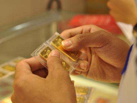 Đôla và vàng cùng tăng giá