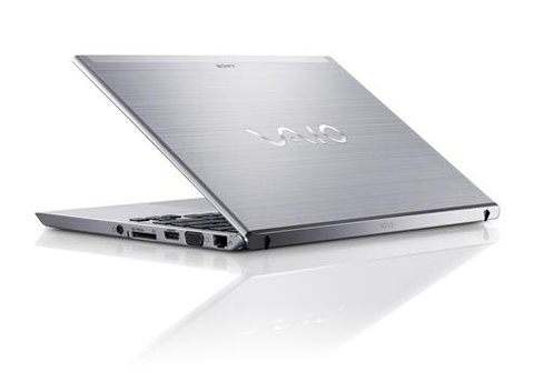 Sony Vaio T sở hữu thiết kế nam tính.