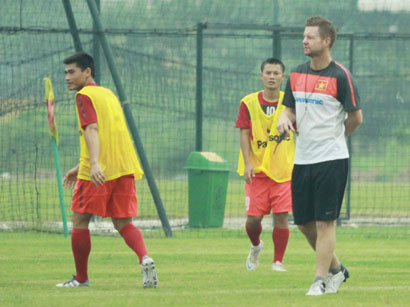 Tổ chức lại trận giao hữu Việt Nam - Indonesia vào ngày 16-10