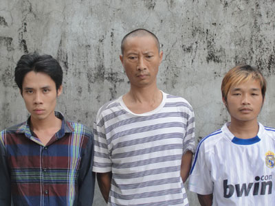 Đưa “hàng đá” vào quán cà phê, 3 đối tượng bị tạm giữ