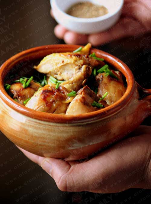 Món ăn: Gà ngũ vị hương nóng ấm, ngon cơm