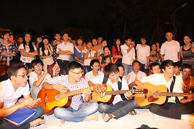 Sôi động và ngẫu hứng cùng du ca đường phố