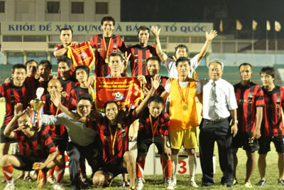 Đội bóng Diên Khánh đoạt chức vô địch