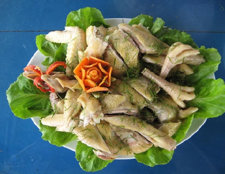 Mách bạn: Mẹo luộc gà đông lạnh thật ngon