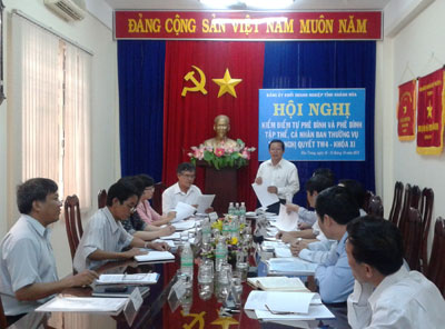 Kiểm điểm tự phê bình và phê bình theo tinh thần Nghị quyết Trung ương 4 (khóa XI)