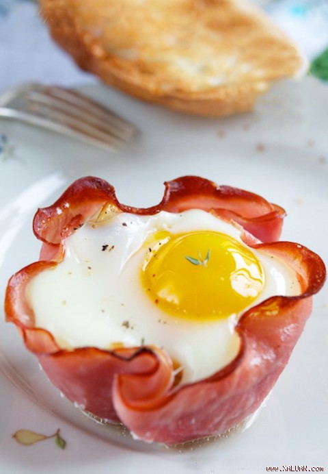 Món ăn: Ấm bụng với “bát thịt hun khói" đủ chất