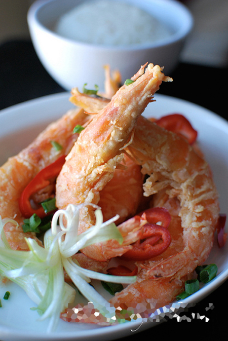 Món ăn: Tôm rang muối đơn giản mà ngon