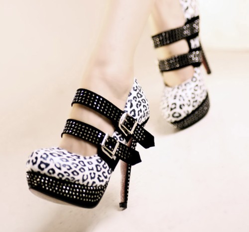 Để không đau chân khi diện giày mới