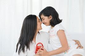 Nói với con về tình yêu