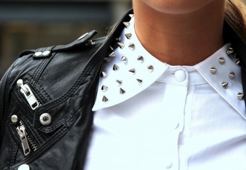 Diện đồ đinh tán cá tính hợp lứa tuổi