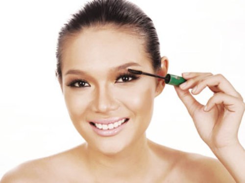 Cuốn hút với mi dài tự nhiên