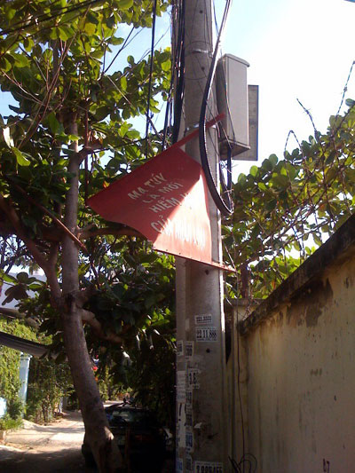 Bảng tuyên truyền mất tác dụng