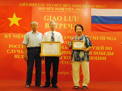Giao lưu kỷ niệm 95 năm Ngày cách mạng tháng Mười Nga