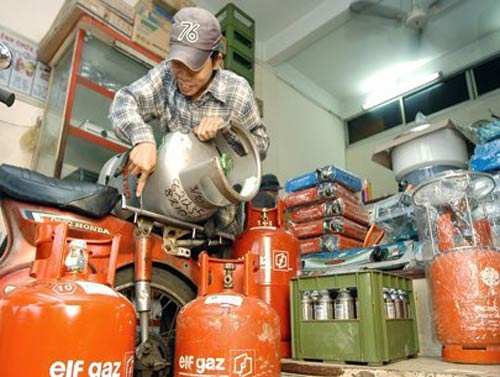 Các doanh nghiệp gas đầu mối dự báo, từ nay đến cuối năm giá gas sẽ liên tục tăng. Tuy nhiên, mức tăng sẽ không quá lớn khi nhu cầu trên thế giới bị ảnh hưởng bởi khủng khoảng kinh tế. Giá gas trong nước theo đó cũng bị tác động.